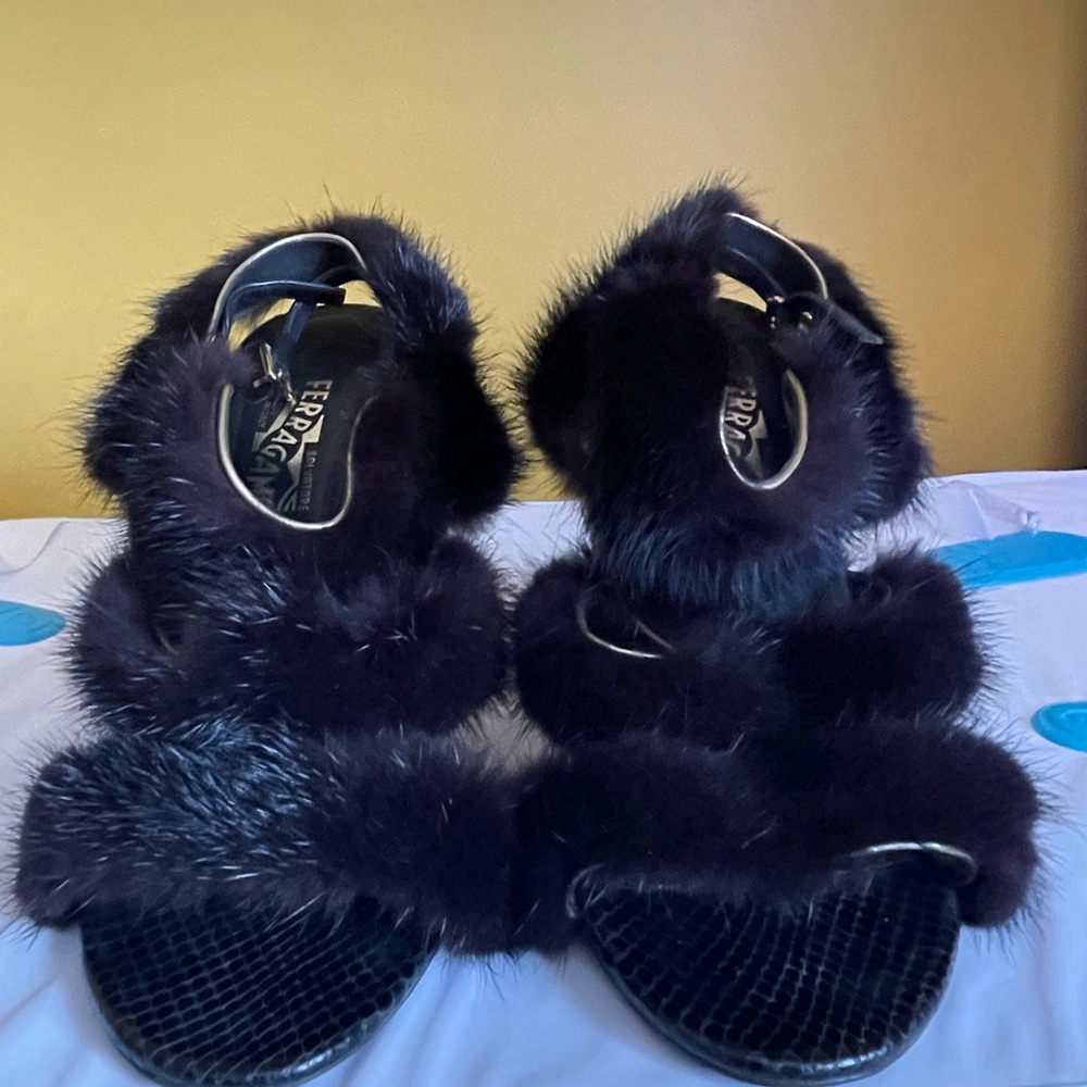 Salvatore Ferragamo Fur sandals size 41 Black